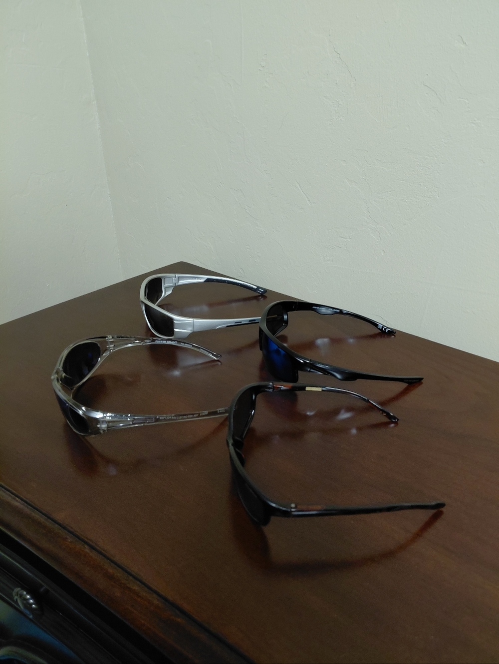 Foster Grant Sunglasses Set Of 4 - Picture 3 of 8